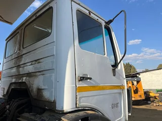 Mercedes Benz 2225B Truck Cab