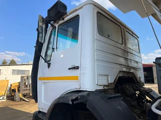 Mercedes Benz 2225B Truck Cab