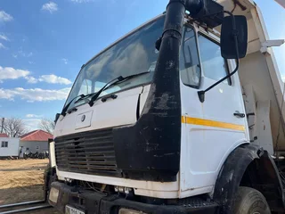 Mercedes Benz 2225B Truck Cab