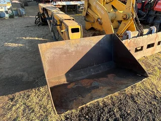 Telehandler Boom With Bucket