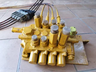 JCB 530 Telehandler Valve Bank