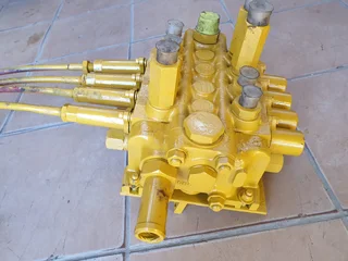 JCB 530 Telehandler Valve Bank