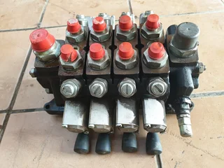 4 Lever Hydraulic Directional Control Valve Bank