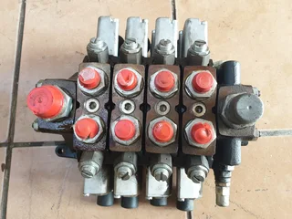 4 Lever Hydraulic Directional Control Valve Bank