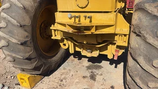 Dezzi H90 Haulage Tow Tractor 4x4