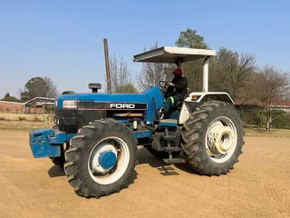 Ford 7840 Tractor