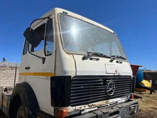 Mercedes Benz V-Series Truck Cab