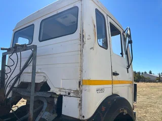 Mercedes Benz V-Series Truck Cab