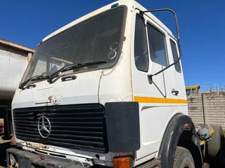 Mercedes Benz V-Series Truck Cab