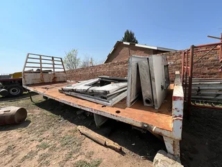 Flat Deck Loading Bin 7,24m x 2,64m