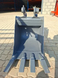 Kubota L45 Backhoe Digging Bucket