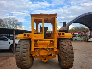 Bell 1756 Haulage Tow Tractor
