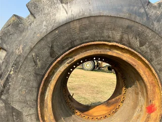 Goodyear/Mitchelin Tyre with Rim 35/65R33