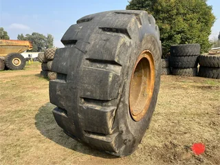Goodyear/Mitchelin Tyre with Rim 35/65R33