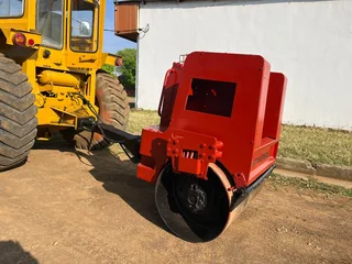 Smooth Drum Vibrating Roller