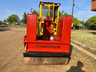 Smooth Drum Vibrating Roller
