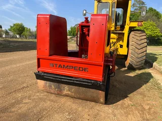 Smooth Drum Vibrating Roller