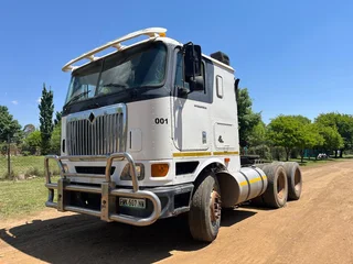 2006 International 9800i Pro Sleeper Horse Truck