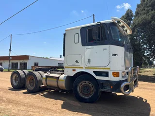 2006 International 9800i Pro Sleeper Horse Truck