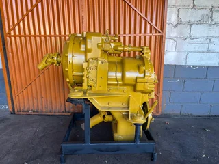 Dana Spicer Clark-Hurth 15MHR36424-1 Transmission