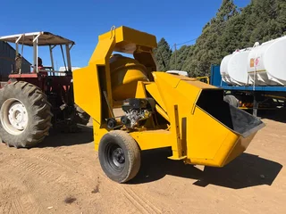 Self Loading Concrete Mixer