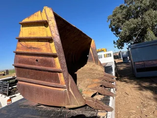 Caterpillar 988 FEL Bucket