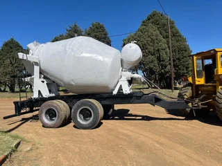 Concrete Mixer Tractor Trailer 6m³
