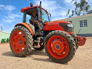 2018 Kubota M9540 Hoogloop Trekker