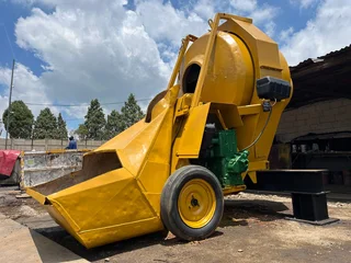WINGET 400R Self Loading Concrete Mixer