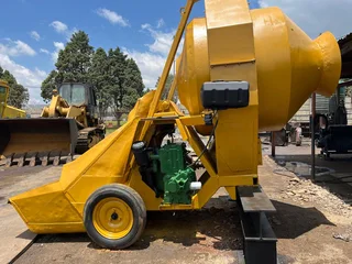 WINGET 400R Self Loading Concrete Mixer