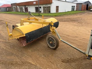 Macnay Road Broom Sweeper