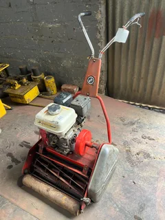 Professional Cylinder Lawnmower 17"