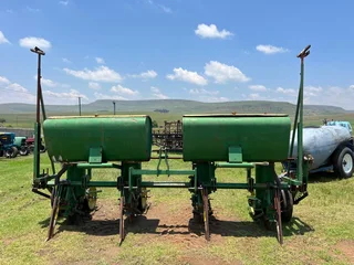 John Deere 7000 4 Row Planter