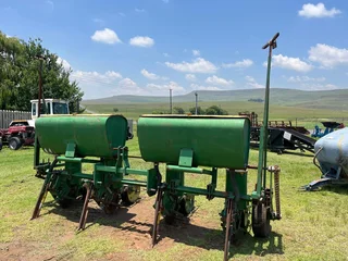 John Deere 7000 4 Row Planter