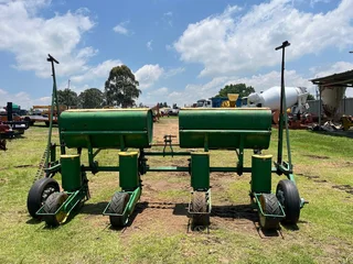 John Deere 7000 4 Row Planter