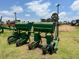 John Deere 7000 4 Row Planter