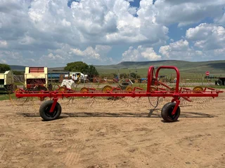 9 Tol Hooi Hark / 9 Wheel Hay Rake
