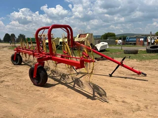 9 Tol Hooi Hark / 9 Wheel Hay Rake