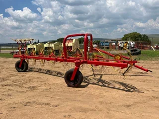 9 Tol Hooi Hark / 9 Wheel Hay Rake