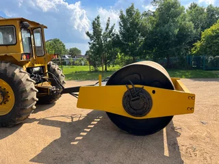 Smooth Drum Vibrating Roller