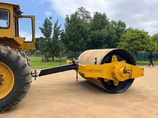 Smooth Drum Vibrating Roller