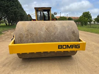 Smooth Drum Vibrating Roller