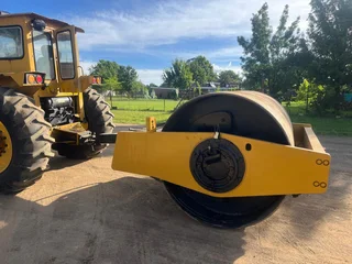 Smooth Drum Vibrating Roller