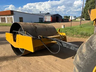 Smooth Drum Vibrating Roller