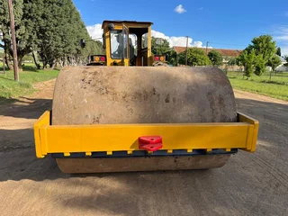 Smooth Drum Vibrating Roller