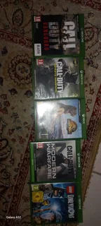 Xbox Series X 2 Controllers + Games