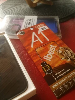 APPLE IPHONE 11 64GB (AND 12)