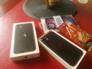 Apple Iphone 11 64gb (and 12)