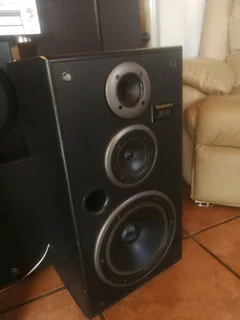 Technics 3 Way Floor Standing Loud Speakers