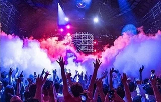 Smoke, Fog Machine for Disco, Party, Night Club. 600W Heavy Duty, Compact, High Capacity. Brand NEW.